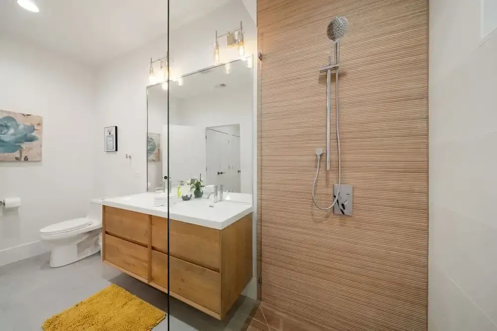 New Two Bed Condo by United Center With Balcony