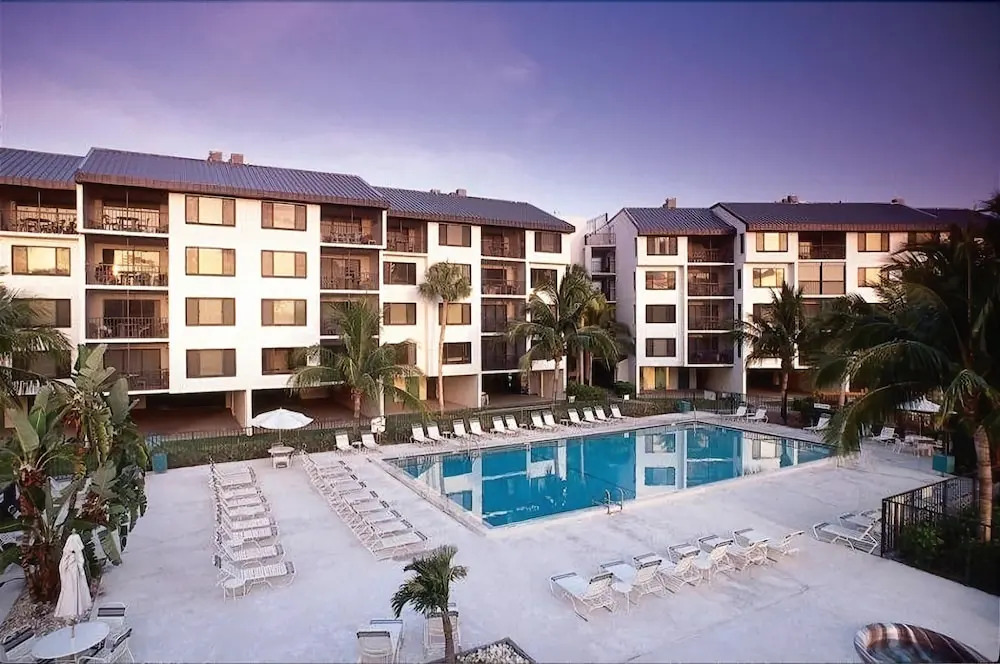 Estero Blvd Condo #258883 2 Bedrooms 2.5 Bathrooms Condo