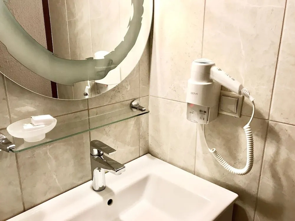 Ada Bacchus Hotel