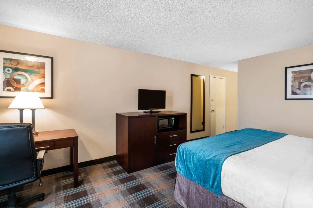Clarion Inn near JBLM