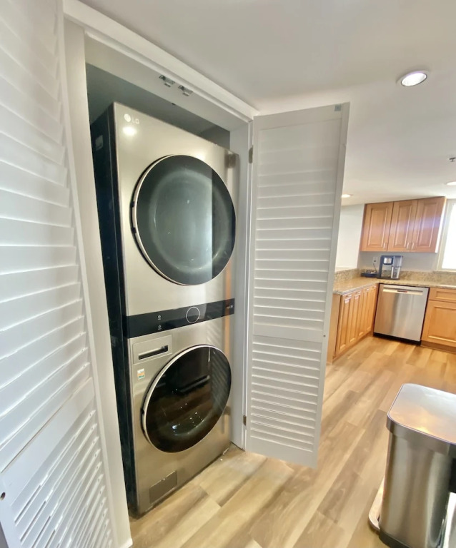 1712 North Hampton 3 Bedroom Condo