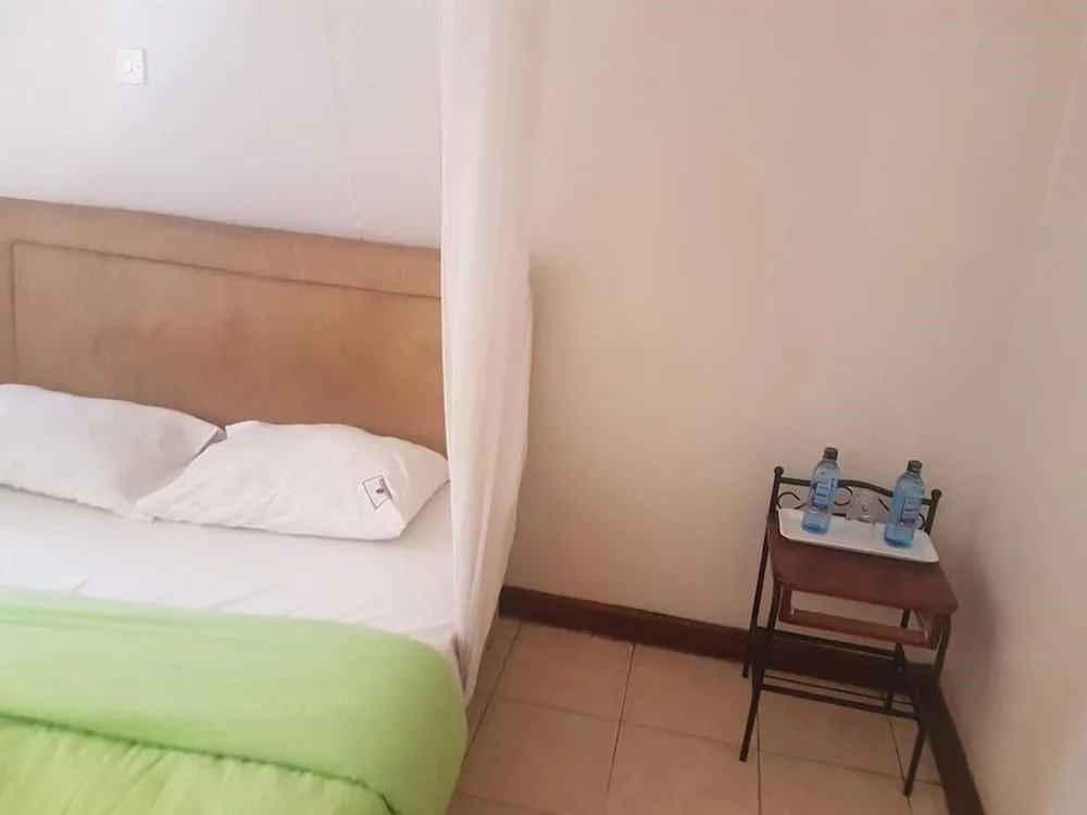 Whirl Spring Hotel