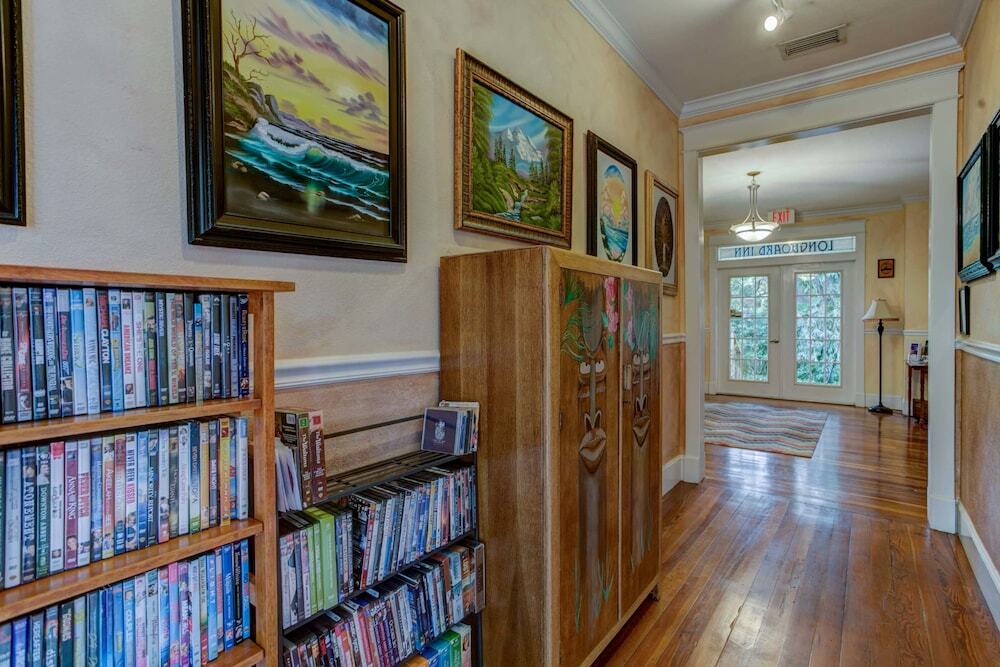 Anchor Inn NSB Bed and Breakfast