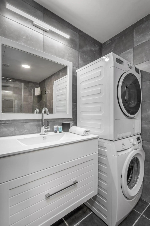 Stunning 1 BDR with balcony on Sheinkin st