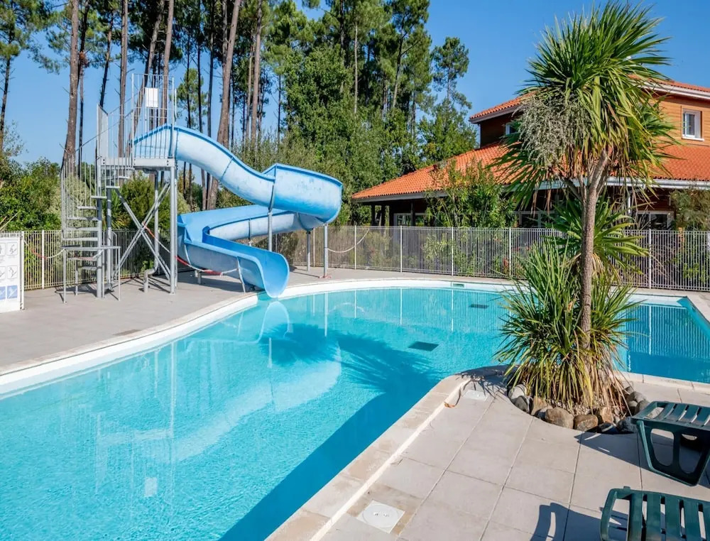 Forest Stay for 4 by the Lake