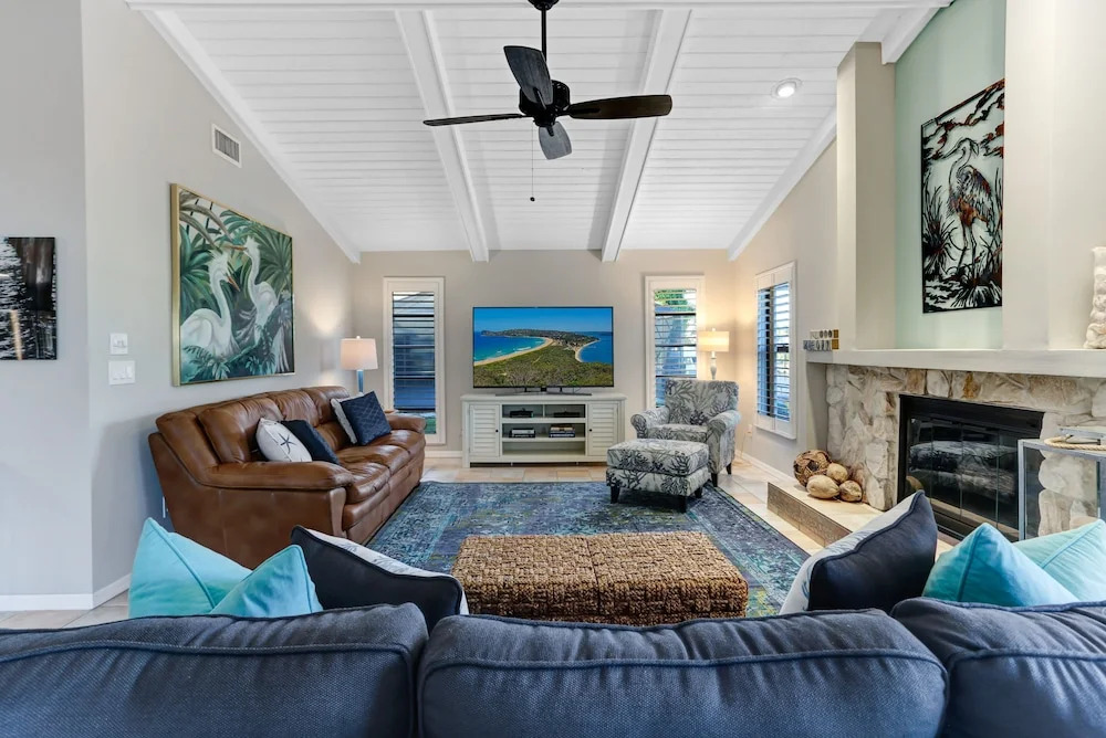 Boatabella - A Vibrant Coastal Retreat
