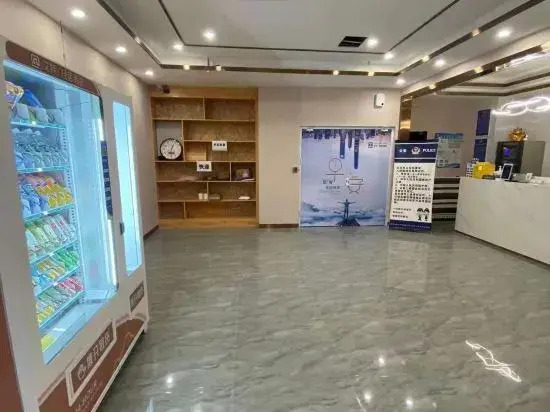 AT YOUNG HOTEL (Beijing Shahe Subway Station Beihang University)