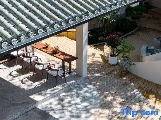 Tengchong Dongpo Song's Aesthetic Hot Spring Hotel (Heshun Ancient Town Branch)
