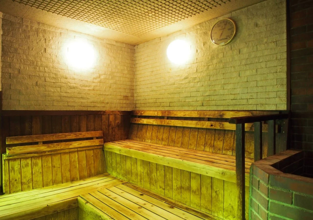 Capsule and Sauna Century
