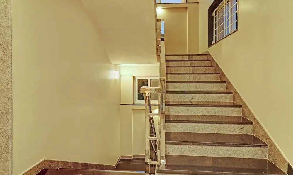 Townhouse The 36 Inn Madhuravada Bus Stop
