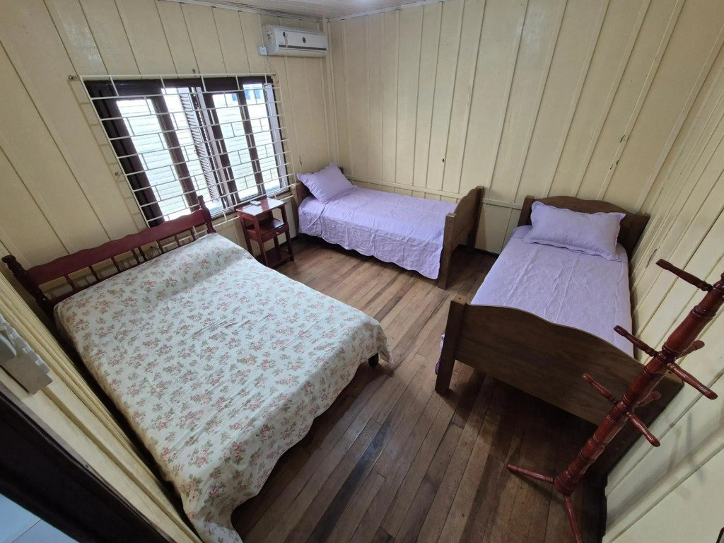 CASA PERTINHO DA PRAIA PARA ATÉ 12 PESSOAS COM MESA DE SINUCA E PING PONG aceita pets