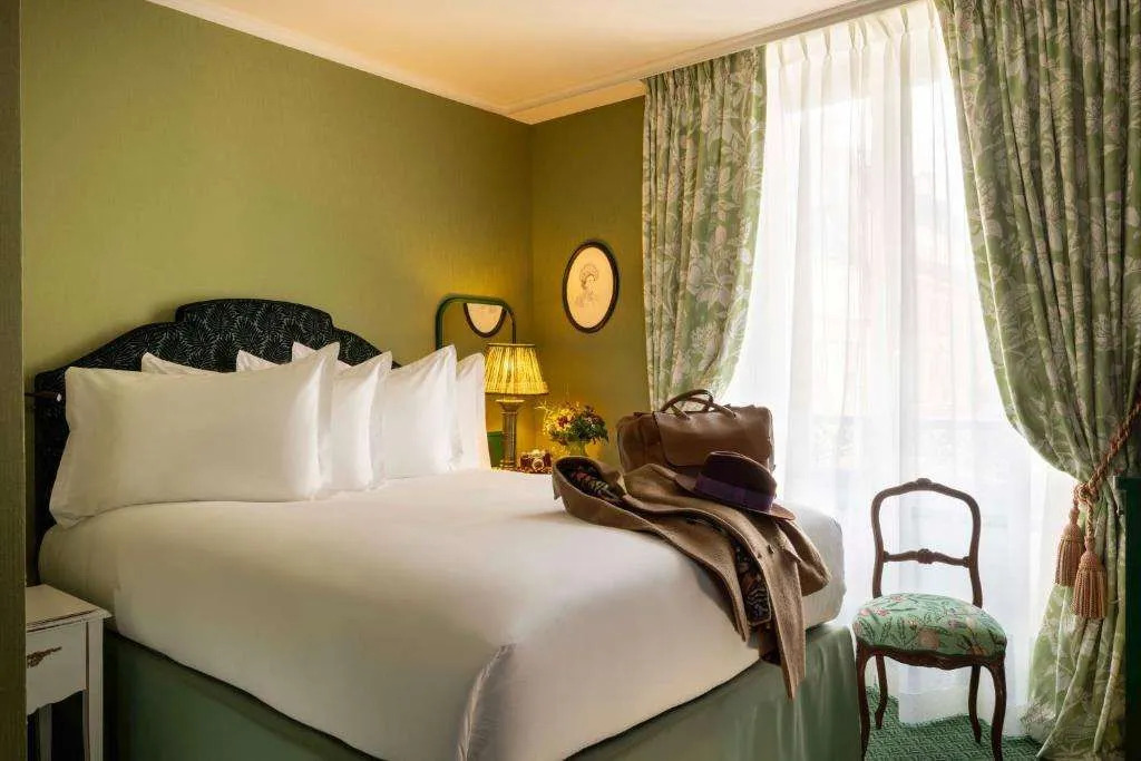 UNE AUTRE CHAMBRE