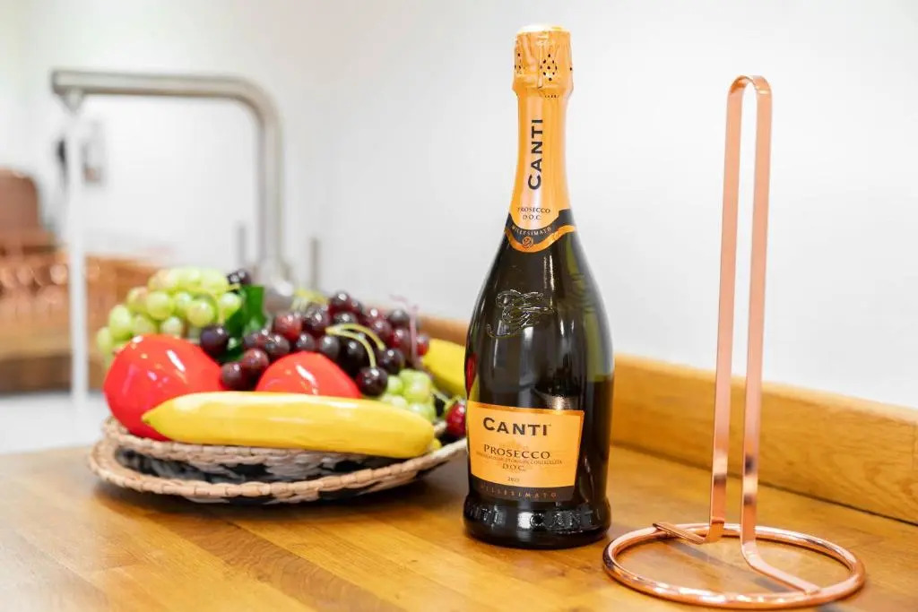 Luxury Harborne Townhouse l 4 Bedrooms l Parking l Patio