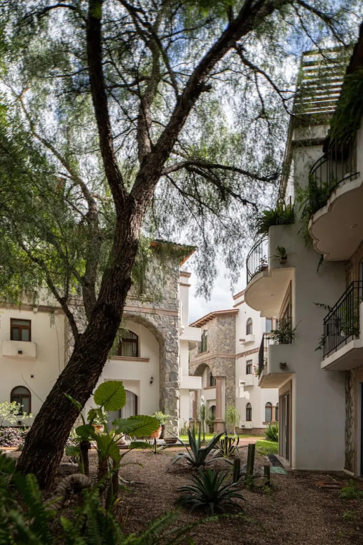 HOLT - Boutique 2BR Puente Viejo Residencial