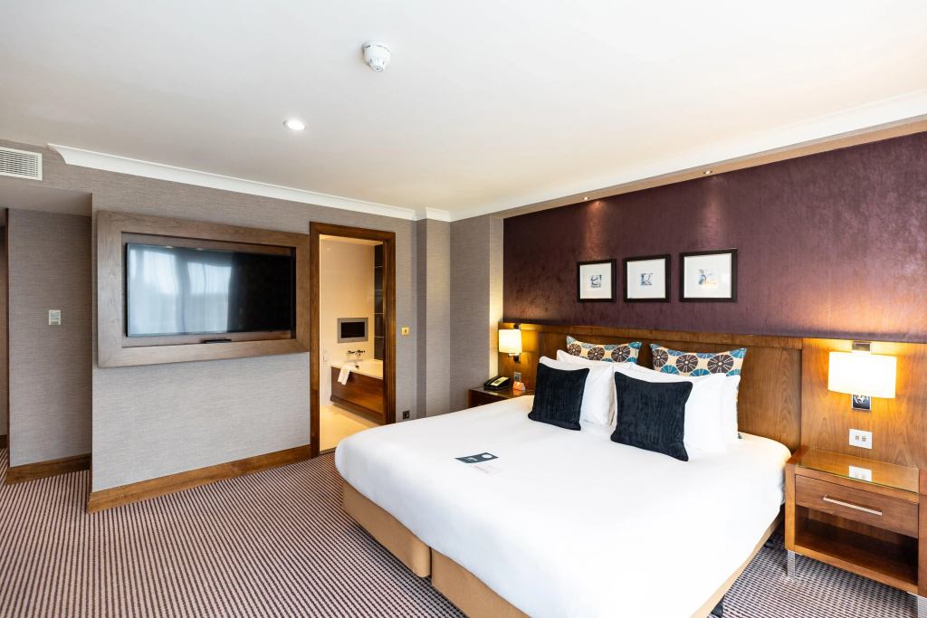 Crowne Plaza London - Gatwick Airport by IHG