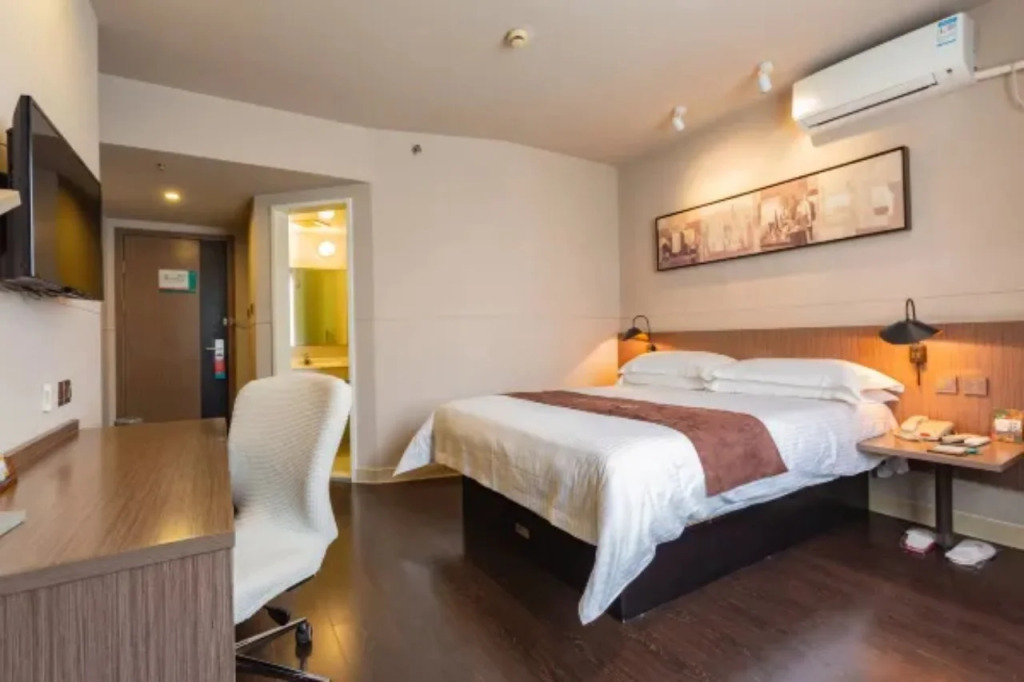 Jinjiang Inn Select Wuhan International Expo Center Maying Road Metro Station