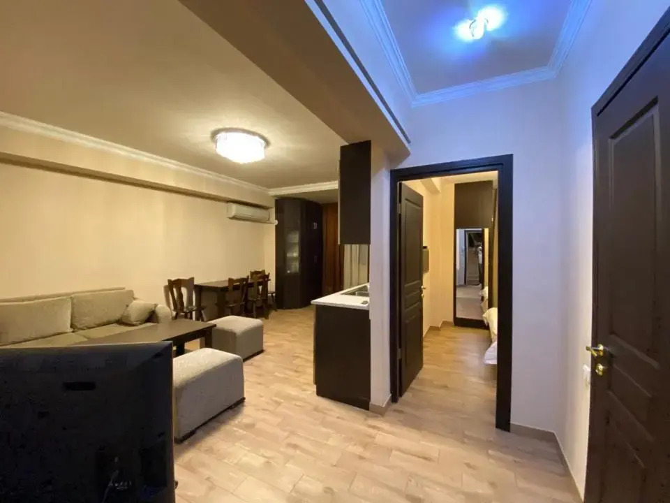 Yeznik Koghbatsi - Amiryan crossroads 1 bedroom Comfy apartment KO110