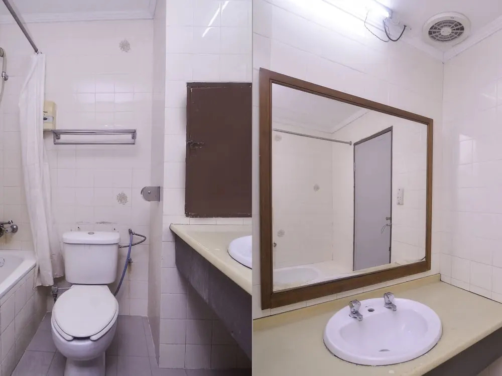 OYO 11342 Liwah Hotel