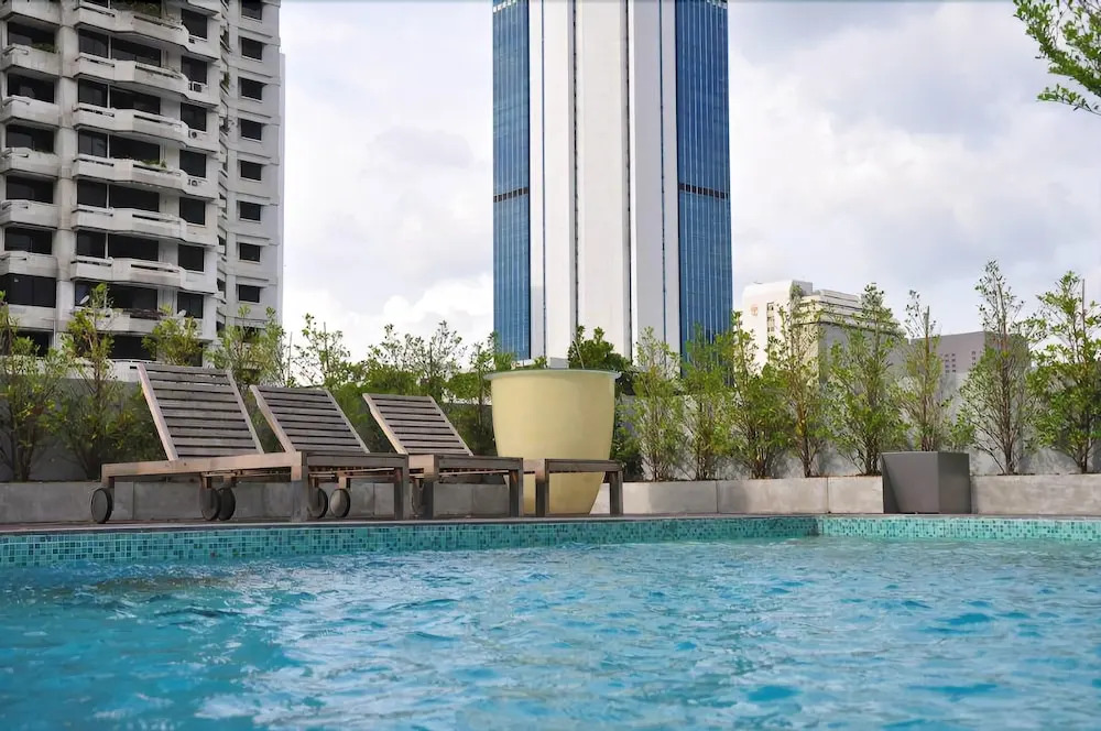 Quad Suites Silom