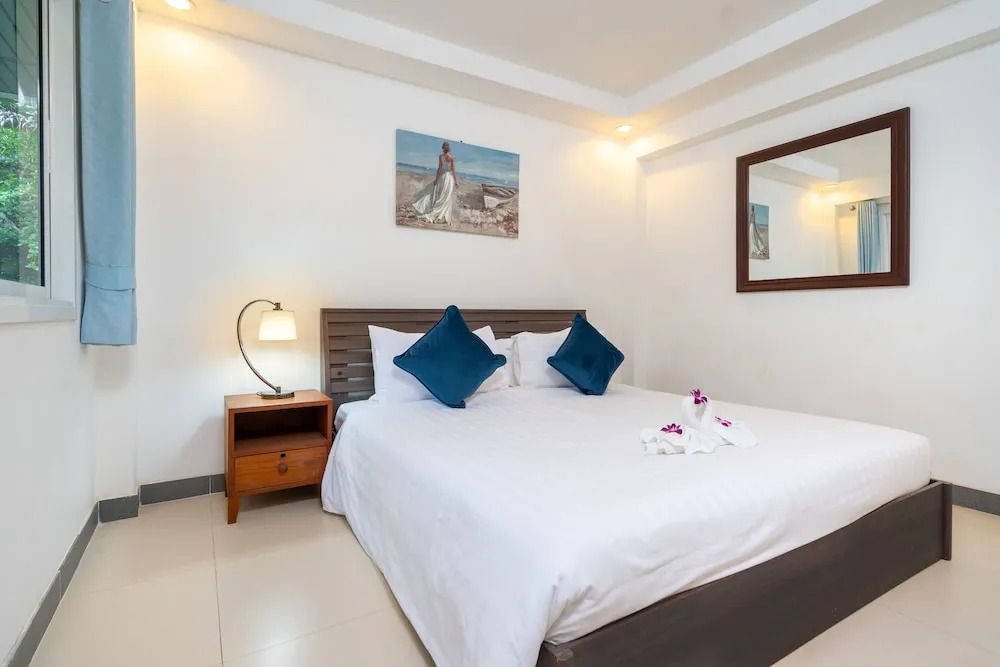 Kamala Beach Front Villas