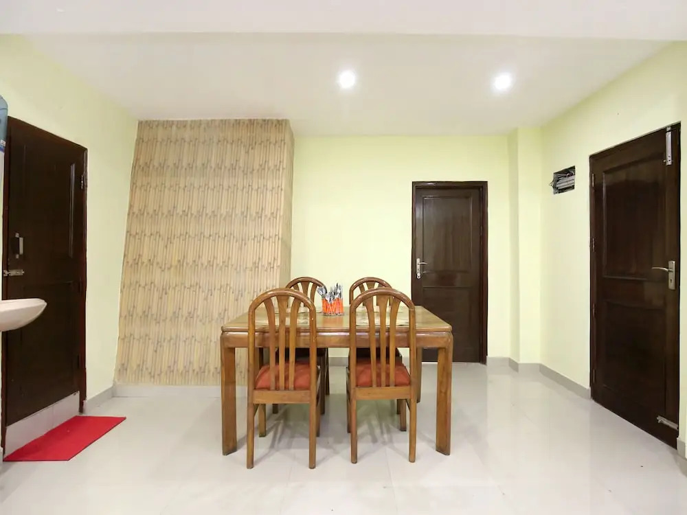 OYO 10407 Home Modern 3BHK Sanjauli Market