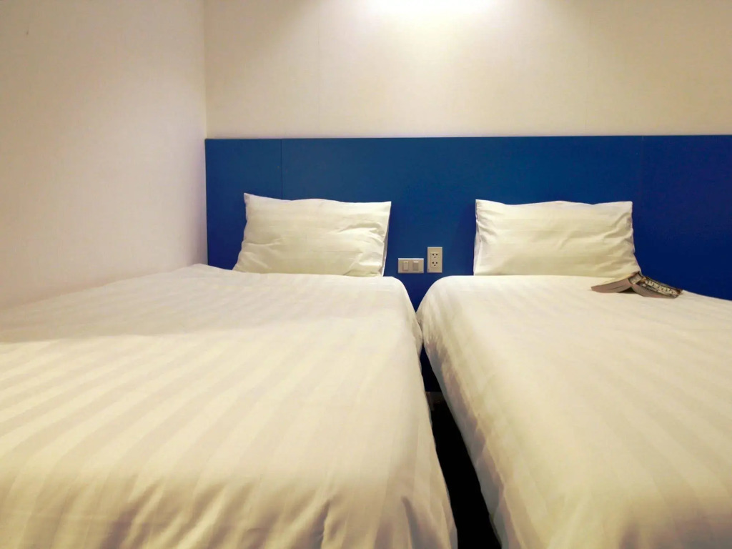 Emis Hotel
