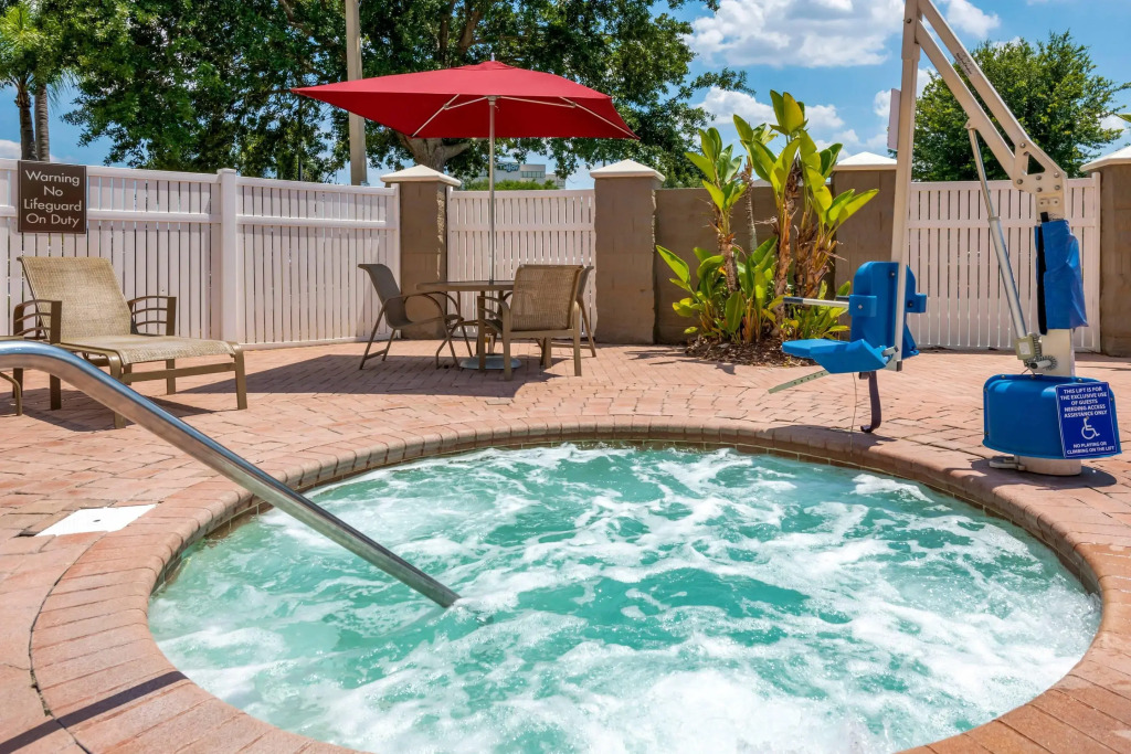 Comfort Suites Near Universal Orlando Resort