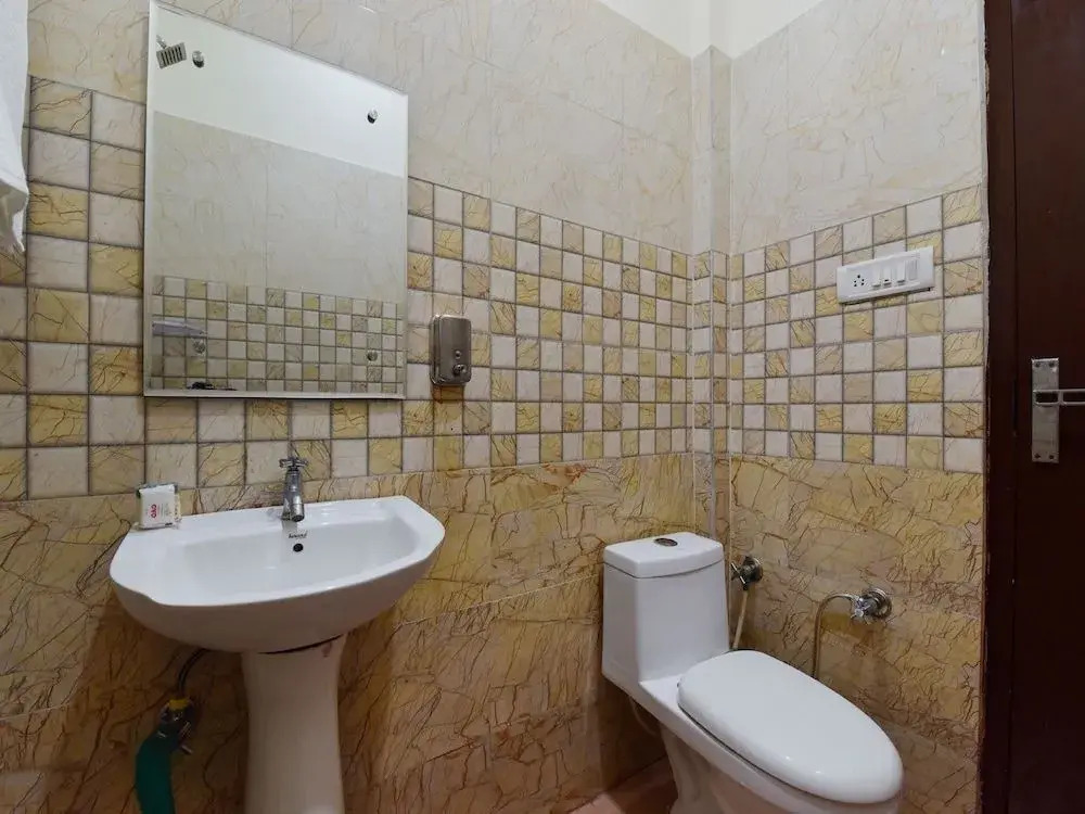 Hotel Paradise By OYO Rooms