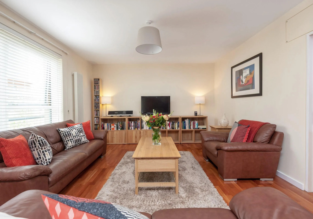 The Holyrood Road Residence - Rsa 120172