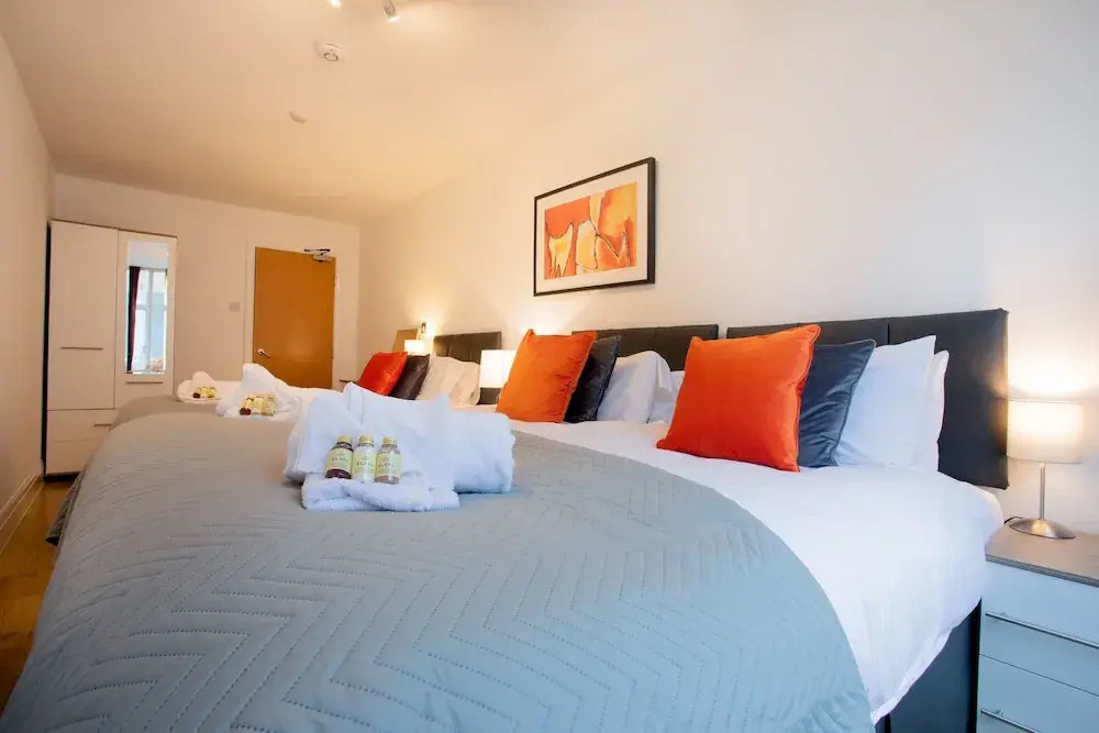 Rest & Recharge Regents CT 1Bed Sleeps 4