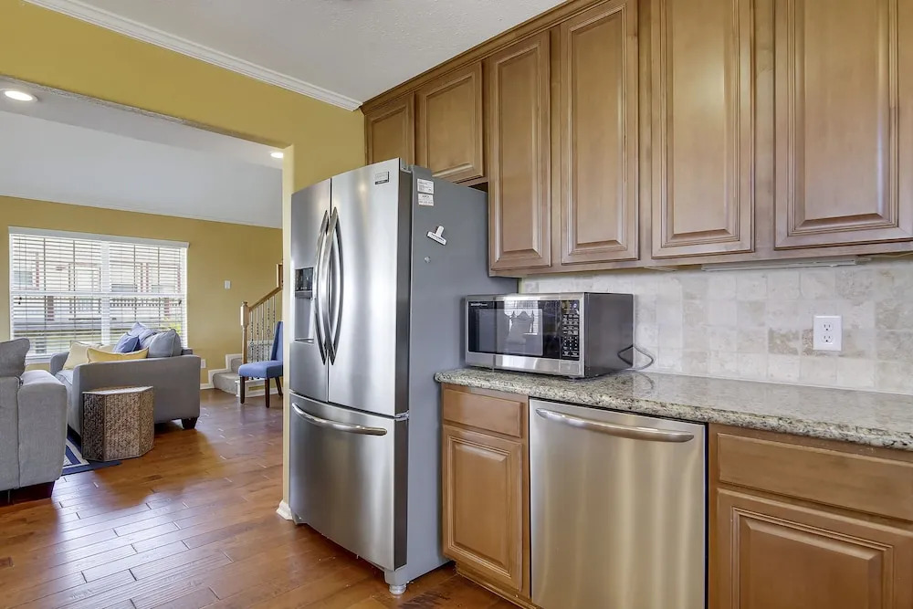 Beach Retreat 4 Bedrooms 2.5 Bathrooms Home