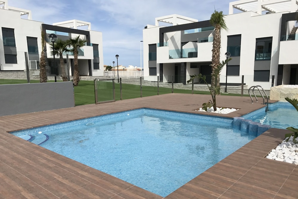Oasis Beach IX - Amelie