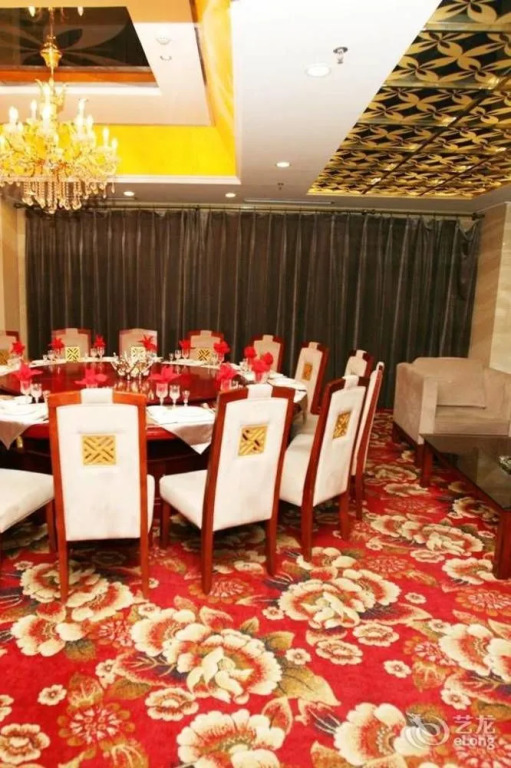 Urumqi City Langcheng Hotel