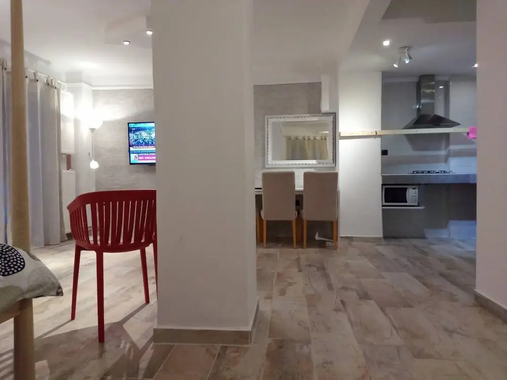 Downtown Apartment With Private Yard YR1