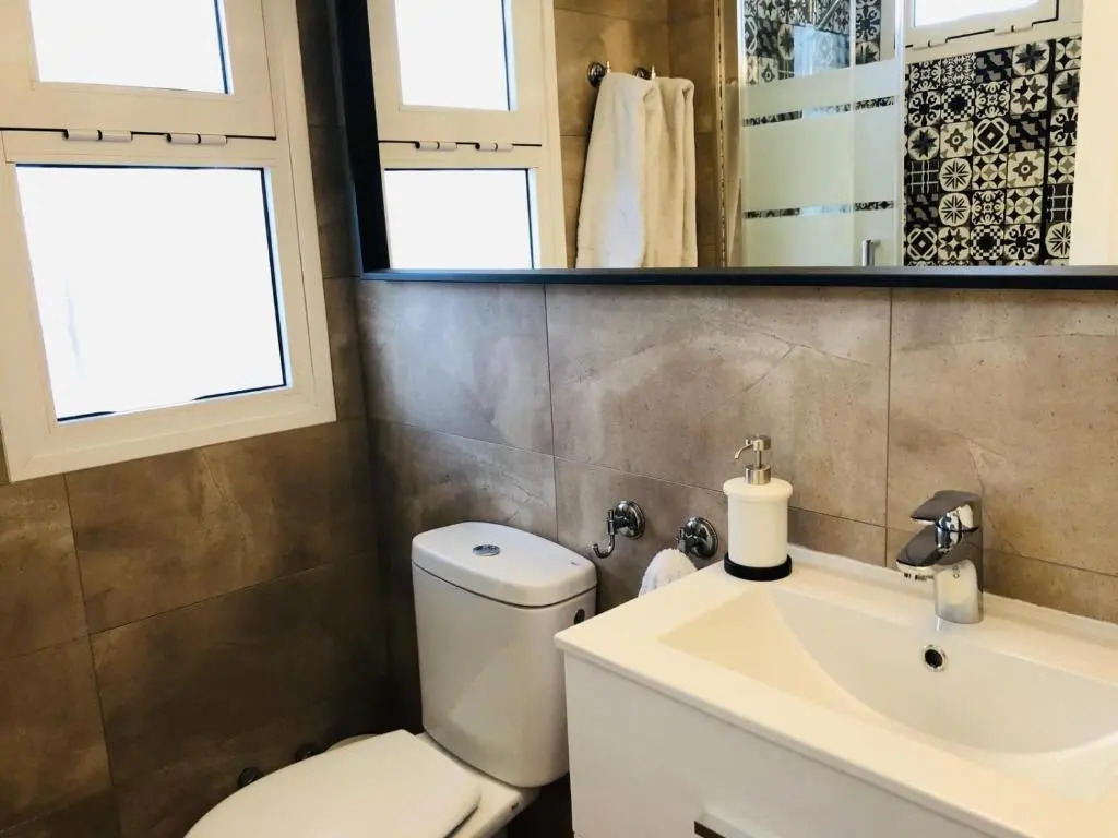5 min walk from Yumbo! 128