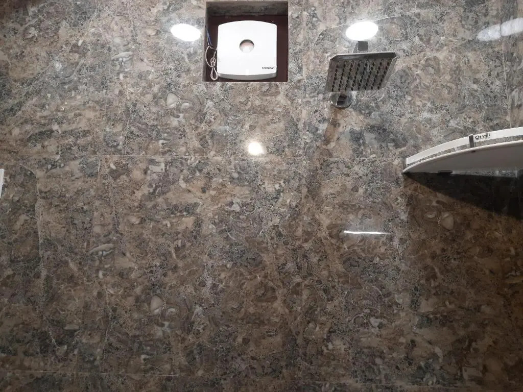 Luxurious studio apartment with attached kitchen, washroom, balcony, fridge, ac, Android led tv, wifi, in cream location of lajpat nagar 92,121,74700