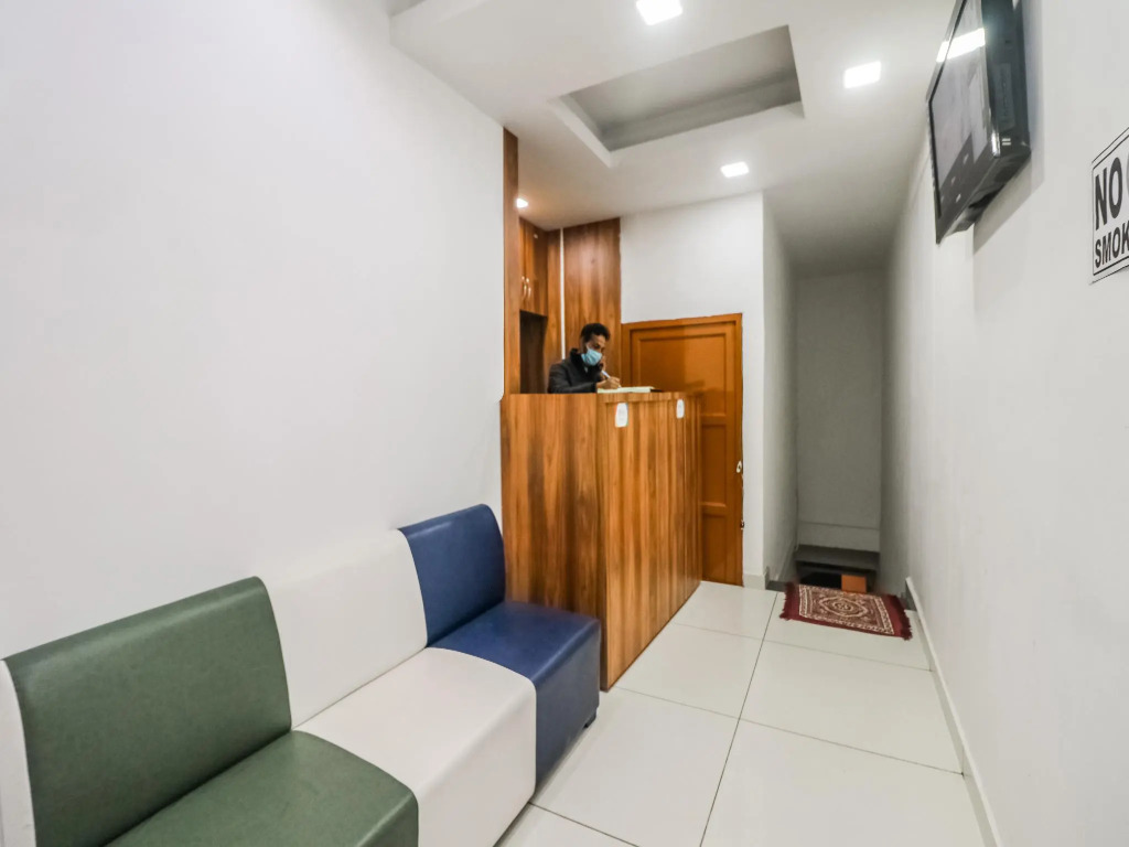 Rv Hotel by OYO Rooms