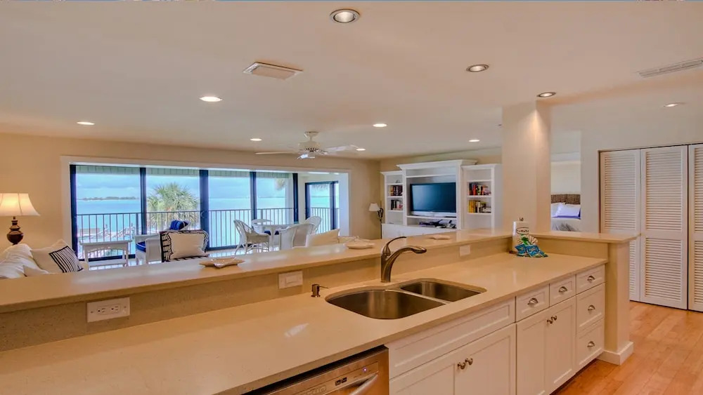 Mariner Point 232