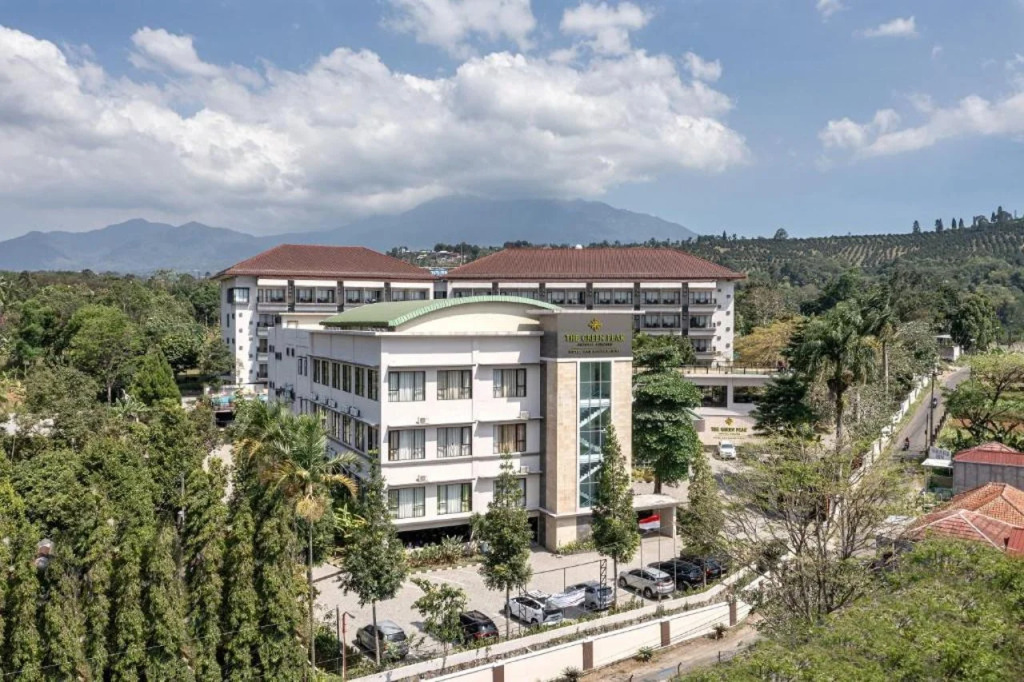 The Green Peak, ARTOTEL Curated