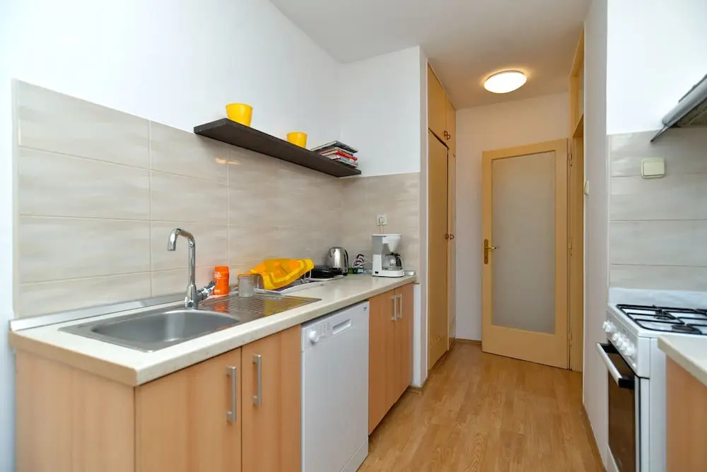 Apartment 1905