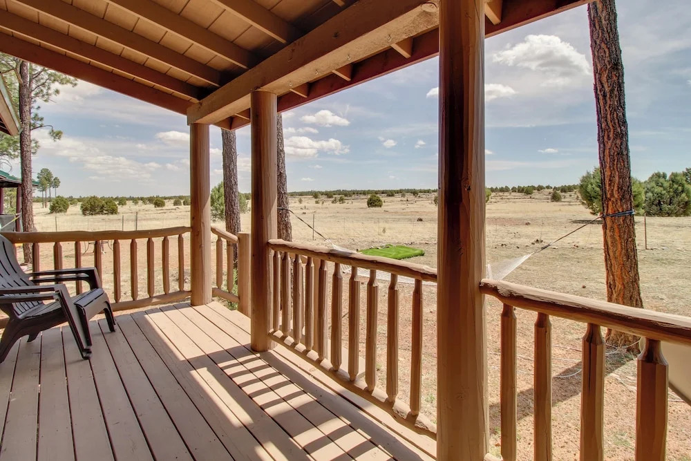 16 Mi to Sitgreaves: Overgaard Cabin w/ Porch