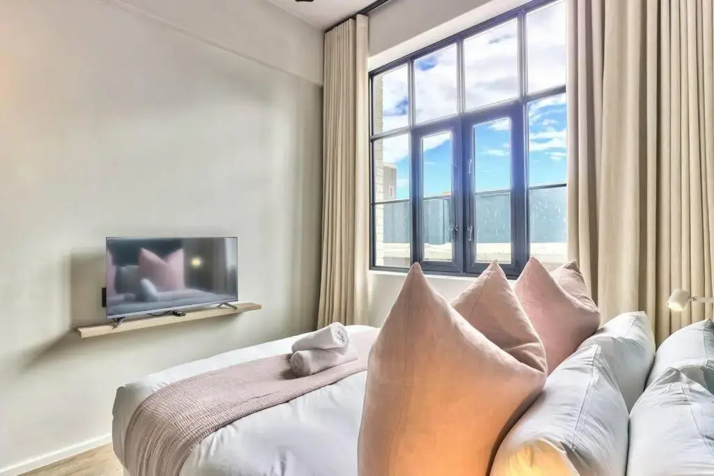 Trendy Urban Apartment in East City - Central CBD