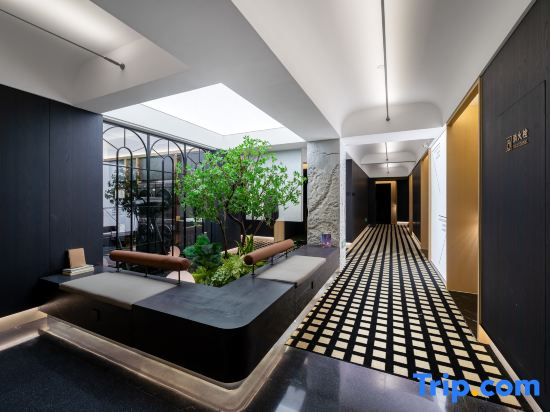 Moshang Aesthetics Hotel (Xuzhou City Government Dalong Lake Scenic Area Branch)