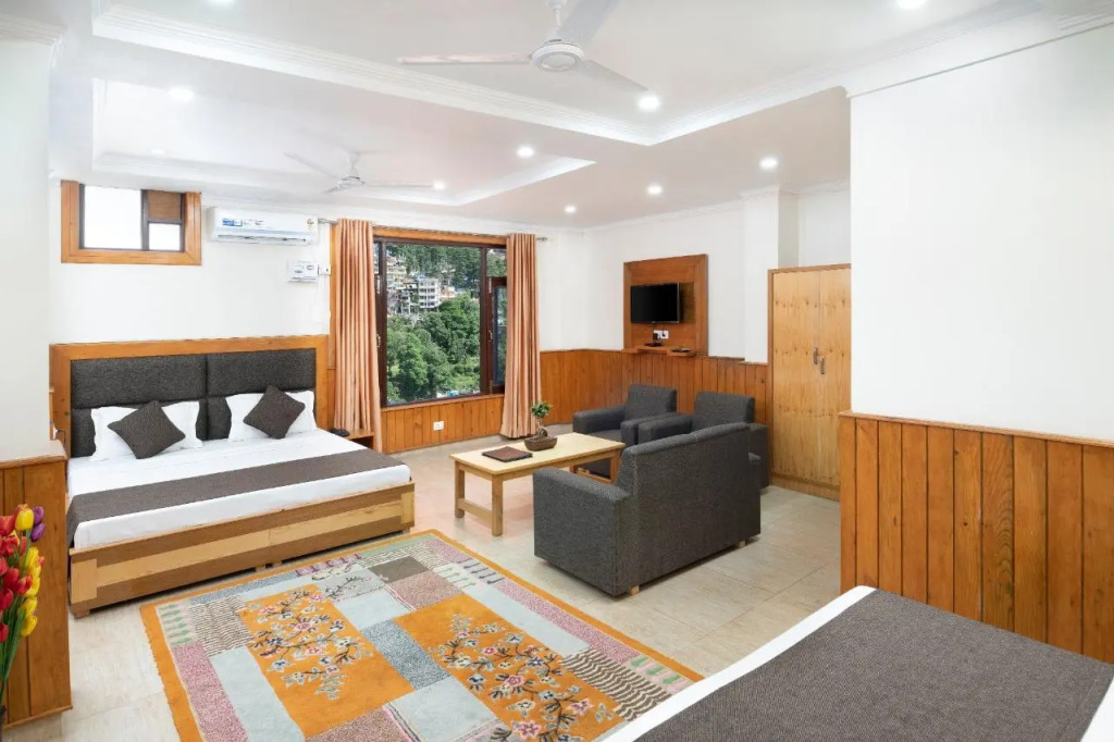 The Posh Hotel near Mall Road with Hassle Free Covered Parking