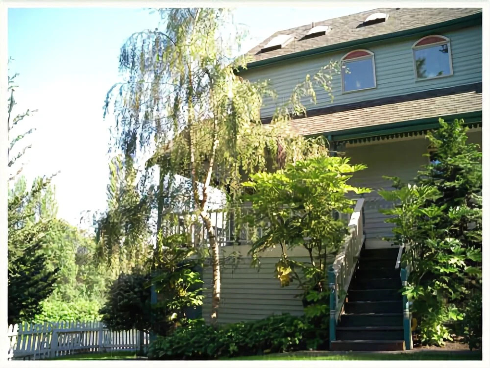 Hubers INN Port Townsend