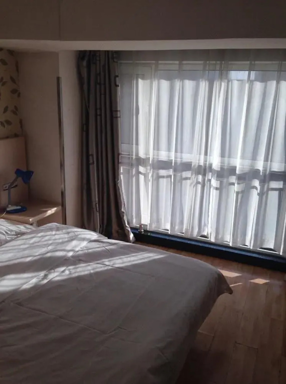 Shijiazhuang City Inn