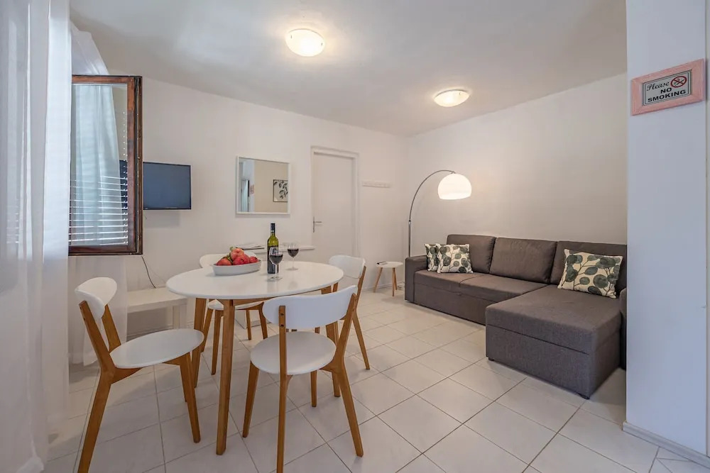 Apartments Iskra