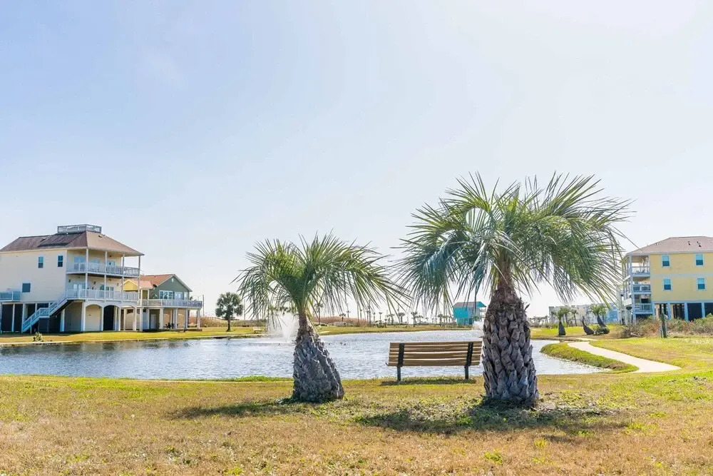 Stunning Views Beach Club 2 Pools and Amenities