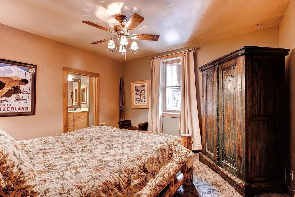 Ski Classic Lodge