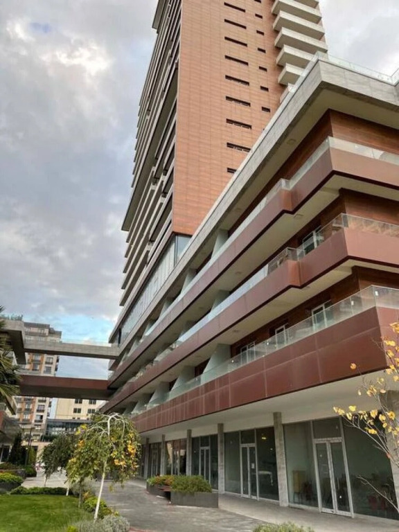 Exclusive 2 1 Apartment 2 Bathrooms - Core Living